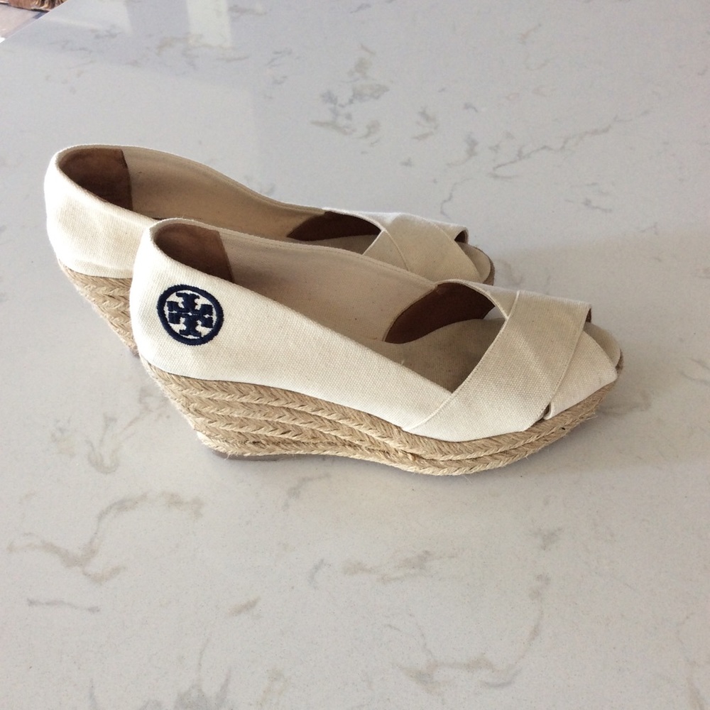 Tory Burch cream size 7 espadrilles EUC